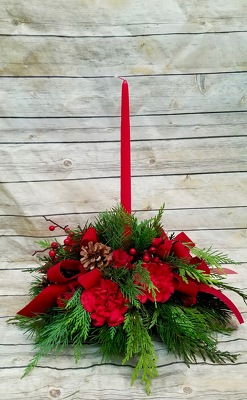 Traditional Centerpiece from Wren's Florist in Bellefontaine, Ohio