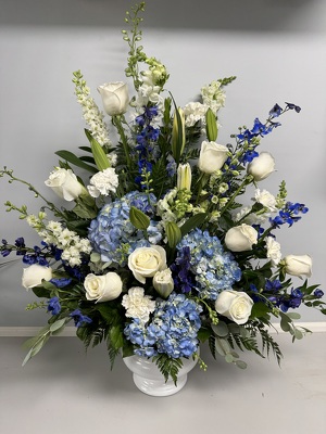 Heavenly Remembrance  from Wren's Florist in Bellefontaine, Ohio