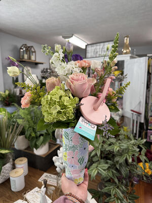 Pastel Blooms Swig from Wren's Florist in Bellefontaine, Ohio