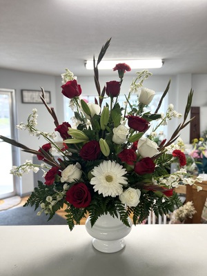 Heartfelt Condolences from Wren's Florist in Bellefontaine, Ohio